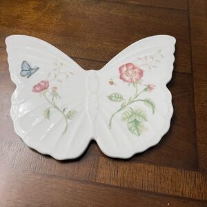 Lenox butterfly meadow porcelain butterfly decoration, 9.25” L x 7” W.